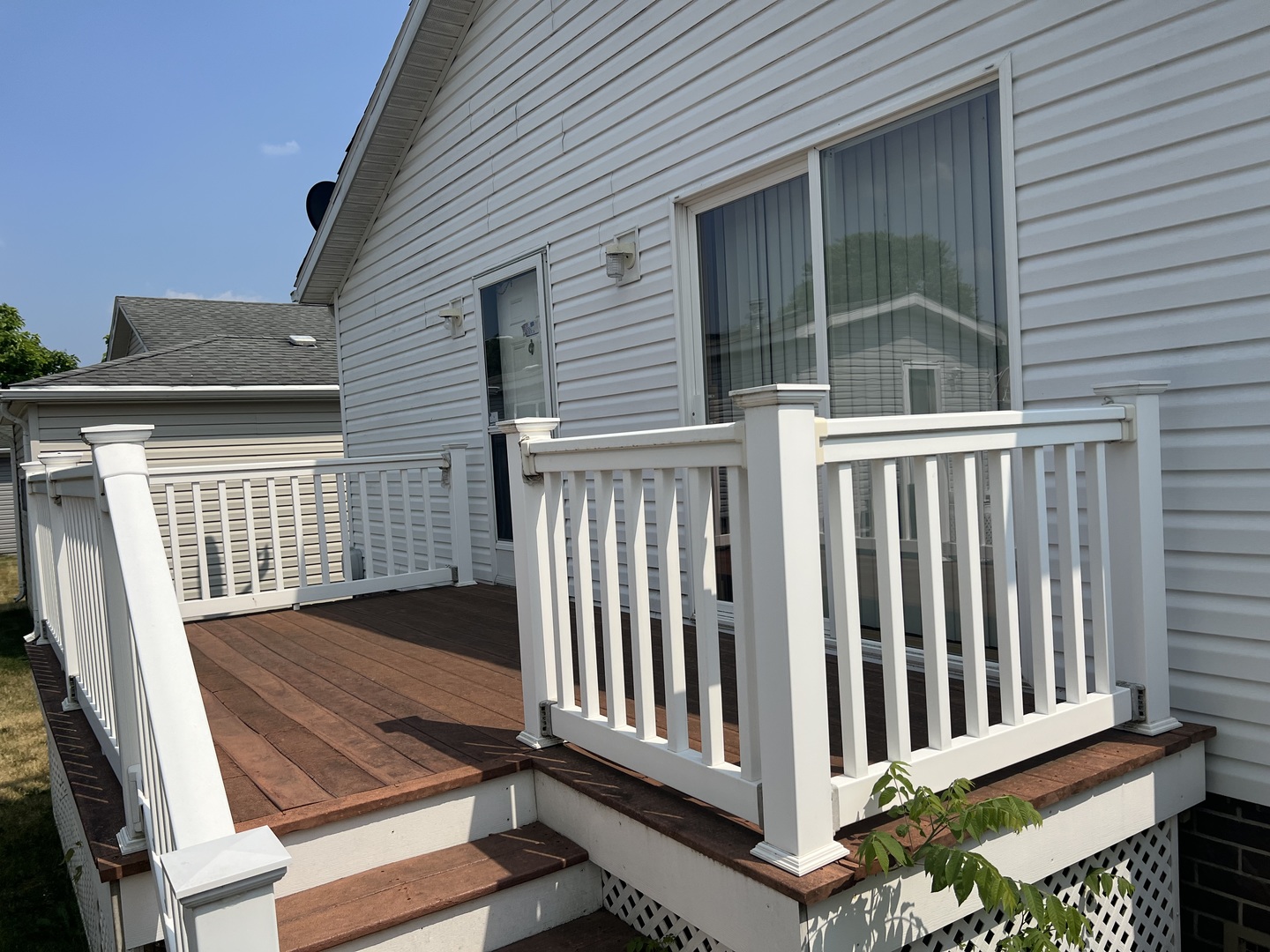 405 James Road Elwood, IL 60421 - Photo 22 of 27 a view of backyard with deck