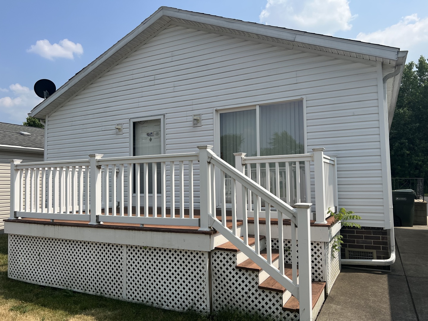 405 James Road Elwood, IL 60421 - Photo 23 of 27 a view of balcony with wooden floor