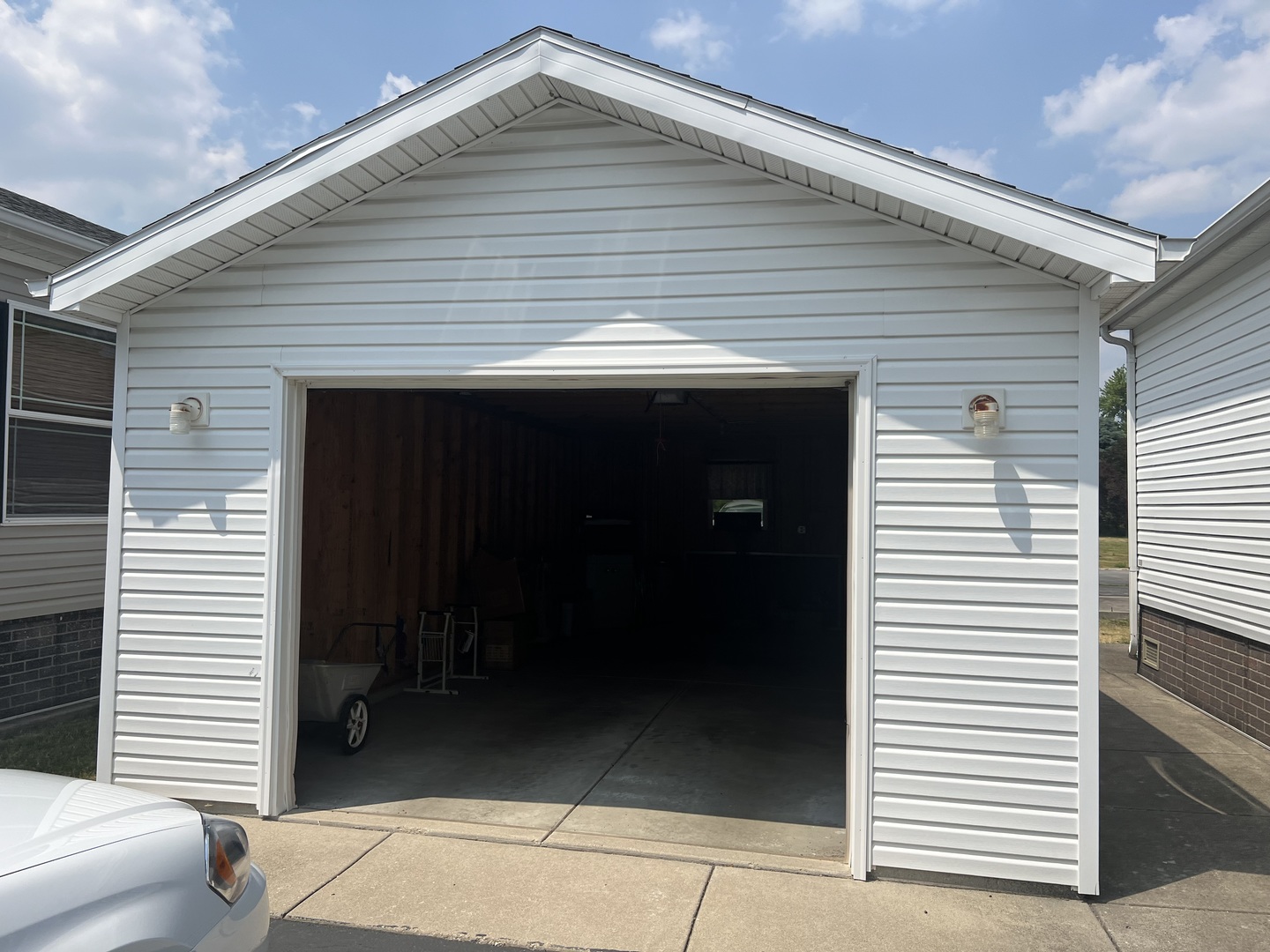 405 James Road Elwood, IL 60421 - Photo 25 of 27 a front view of a house