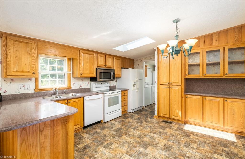 726 Spainhour Road King, NC 27021 - Photo 12 of 29 Gallery Image 12