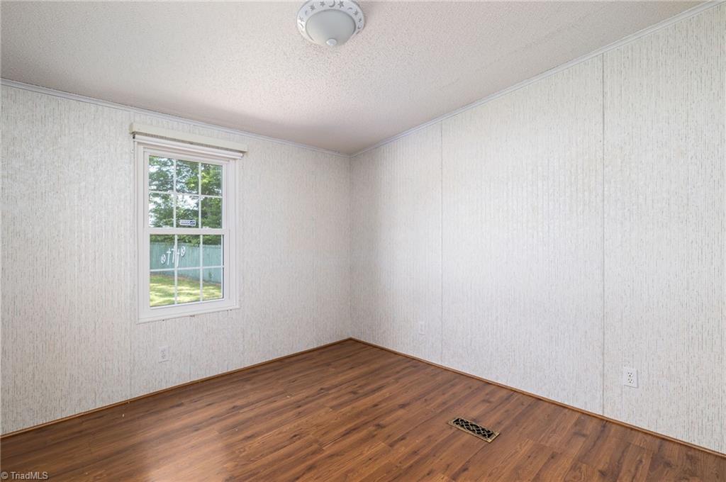 726 Spainhour Road King, NC 27021 - Photo 18 of 29 Gallery Image 18