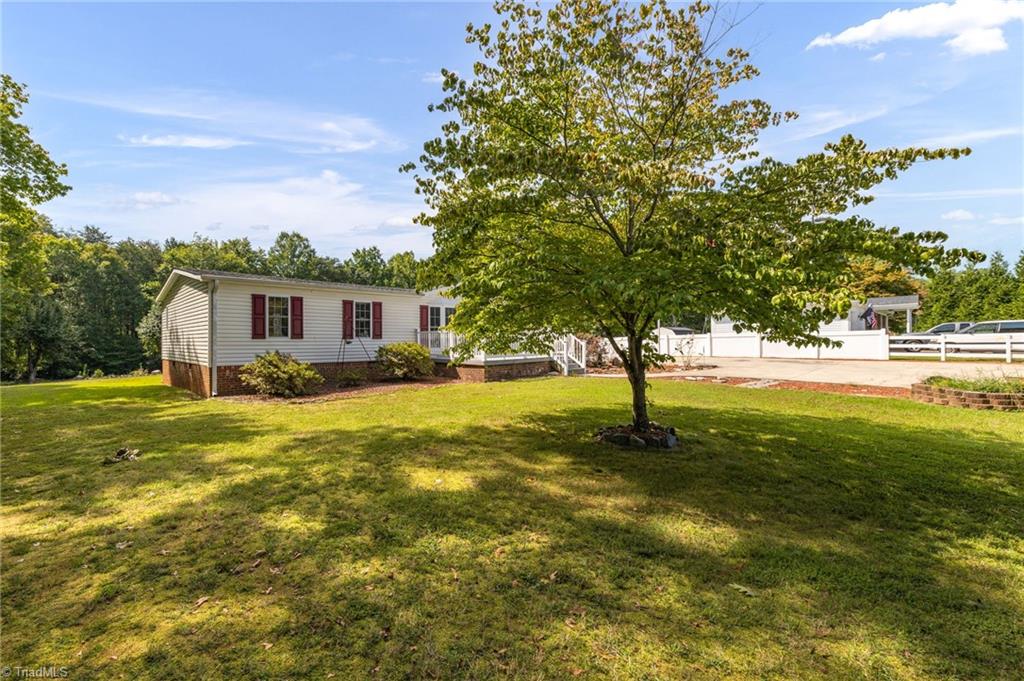 726 Spainhour Road King, NC 27021 - Photo 2 of 29 Gallery Image 2