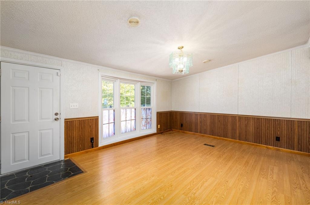726 Spainhour Road King, NC 27021 - Photo 7 of 29 Gallery Image 7