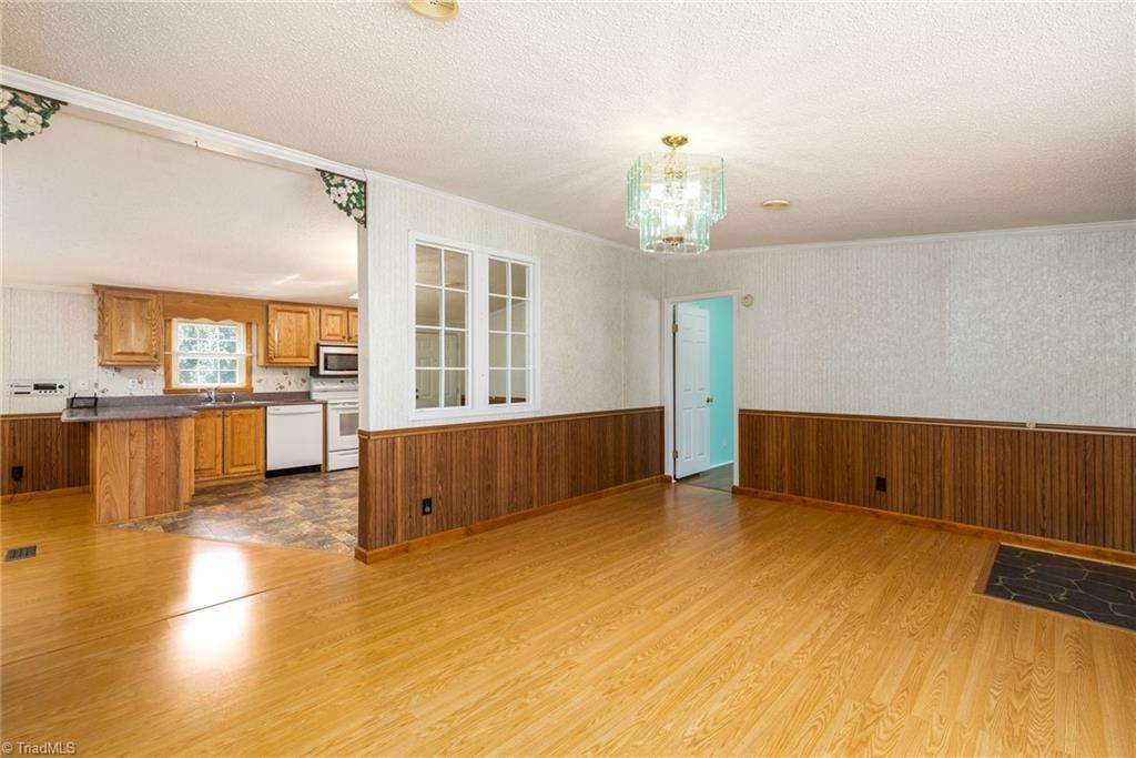726 Spainhour Road King, NC 27021 - Photo 8 of 29 Gallery Image 8