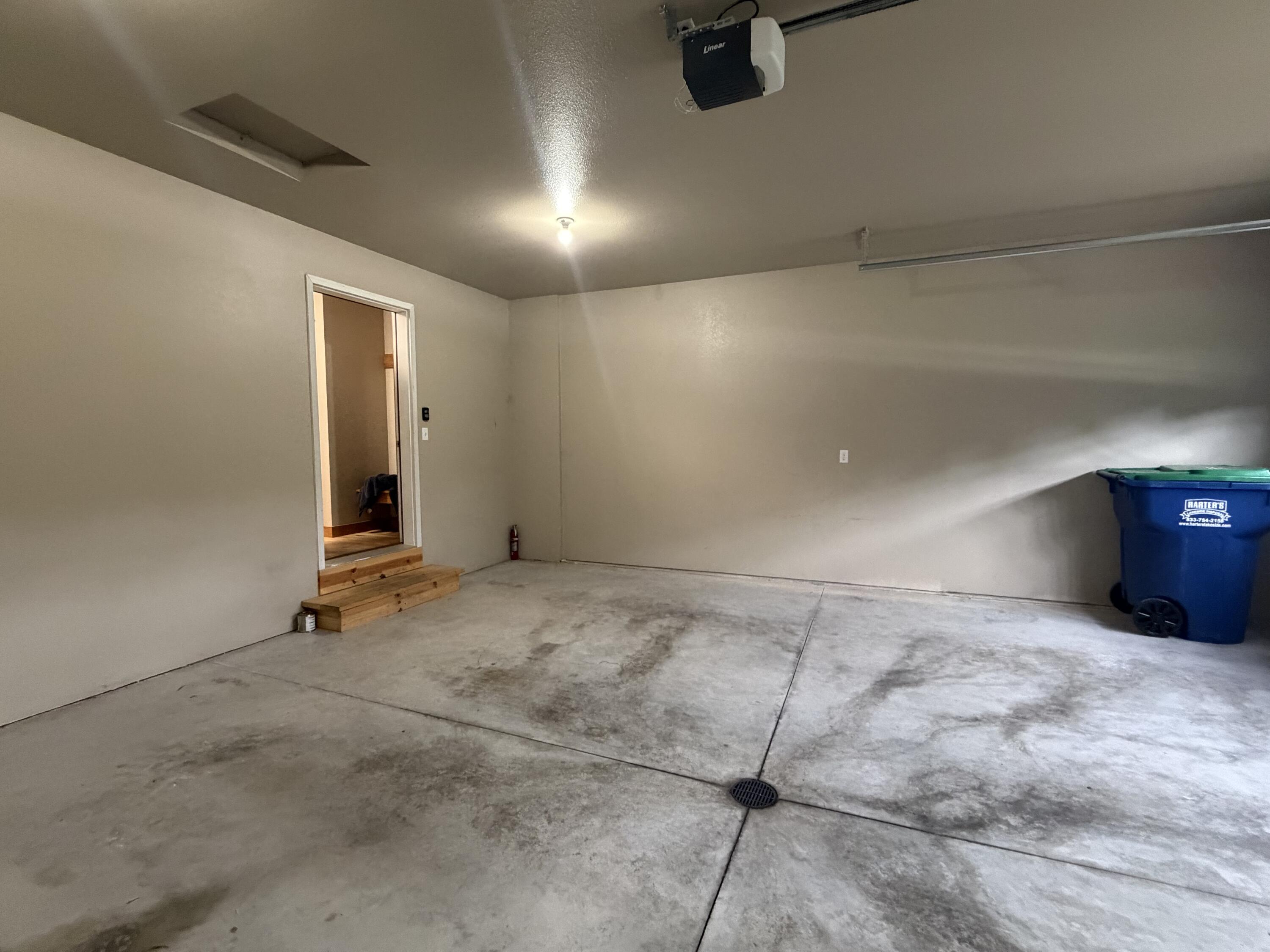 4023 Spring Court Sheboygan, WI 53081 - Photo 16 of 20 Garage
