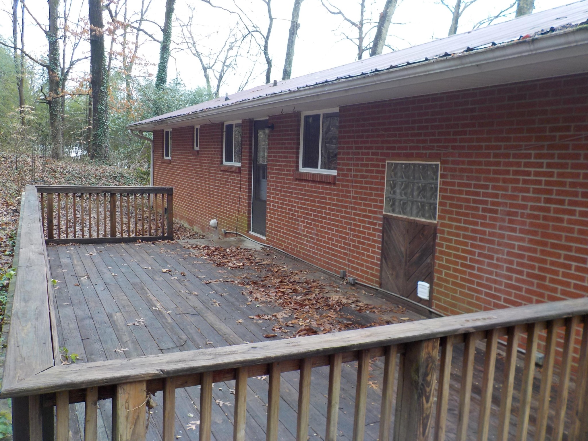 646 Edgemoor Road Powell, TN 37849 - Photo 14 of 22 a view of a wooden fence