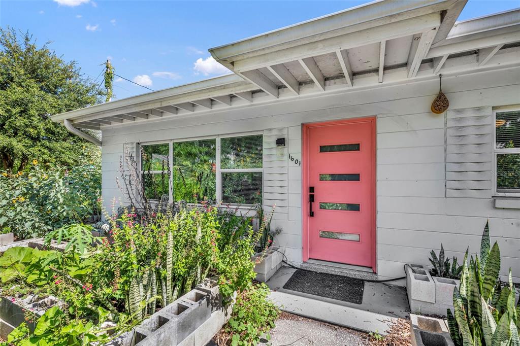 1601 Triangle Avenue Orlando, FL 32806 - Photo 2 of 25