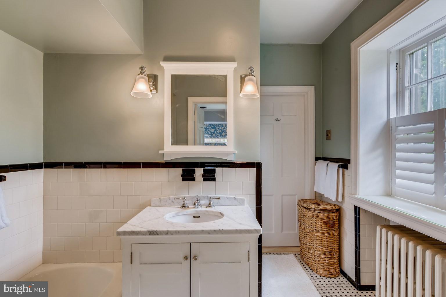 5304 Springlake Way Baltimore, MD 21212 - Photo 18 of 30 Master Bath