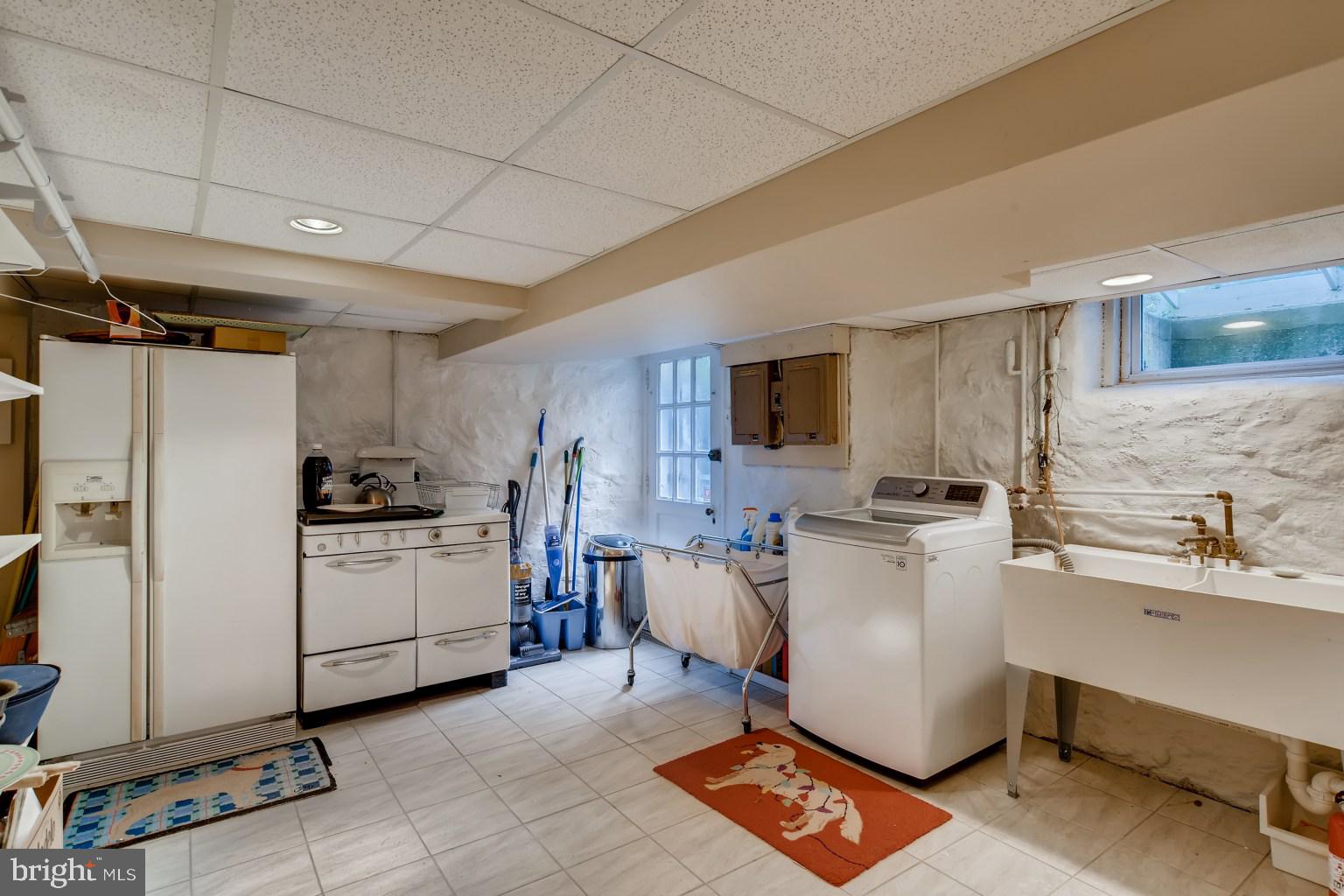 5304 Springlake Way Baltimore, MD 21212 - Photo 28 of 30 Laundry Room
