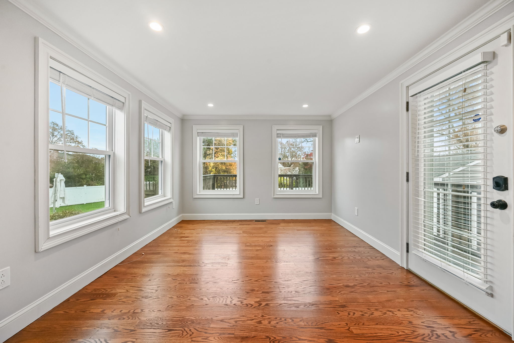 51 Country Road Fairfield, CT 06824 - Photo 7 of 38