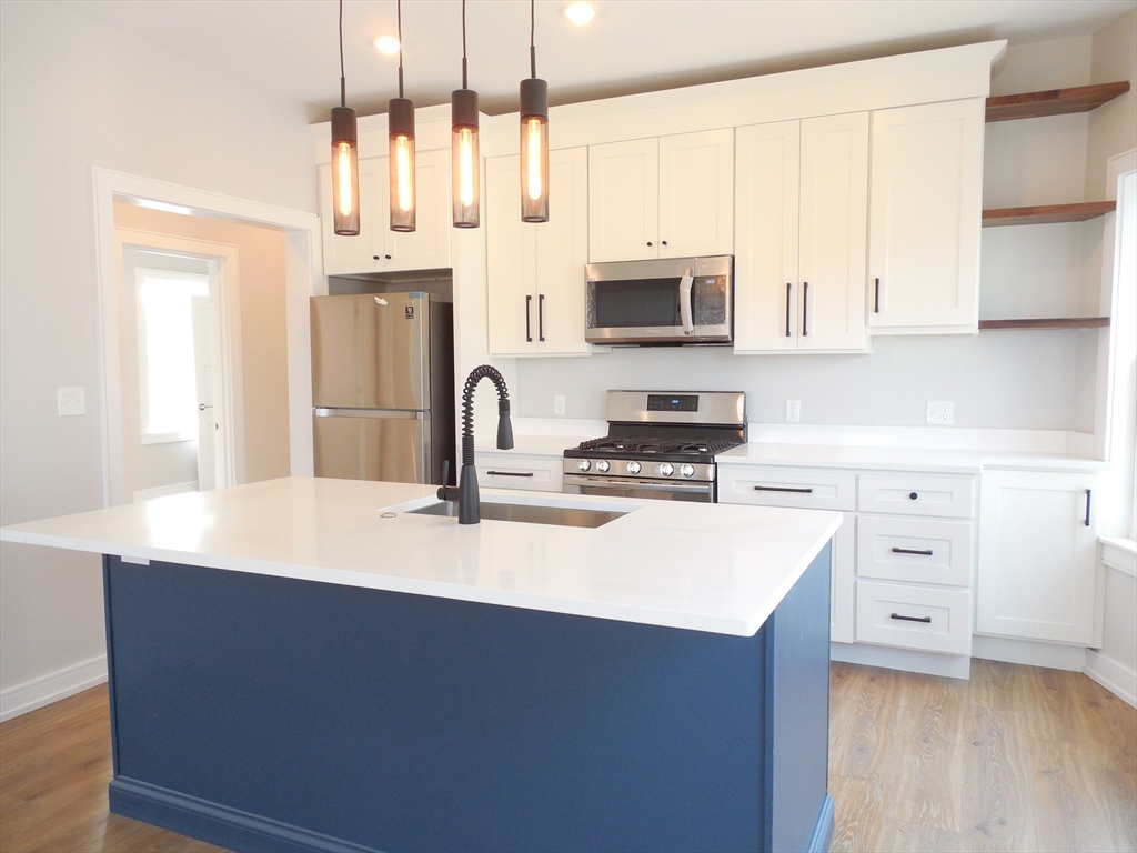 88 School Street, Unit B Watertown, MA 02472 - Photo 4 of 18