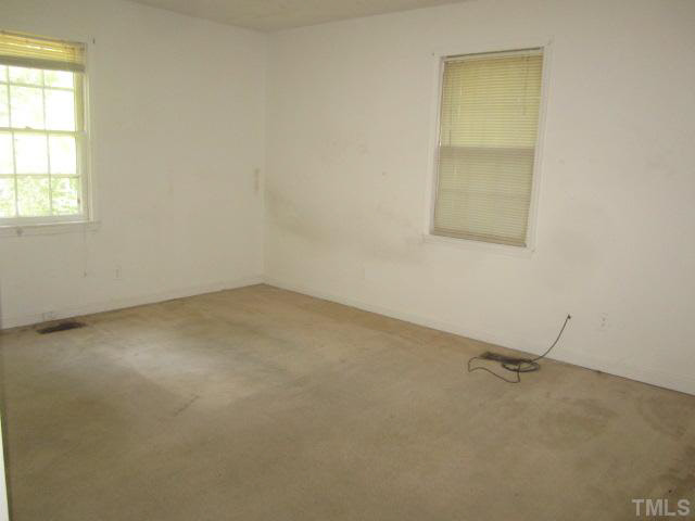 905 Cross Link Road Raleigh, NC 27610 - Photo 6 of 10