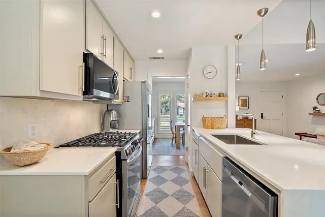 $639,000 | 2611 Coatbridge Drive, Austin, TX 78745