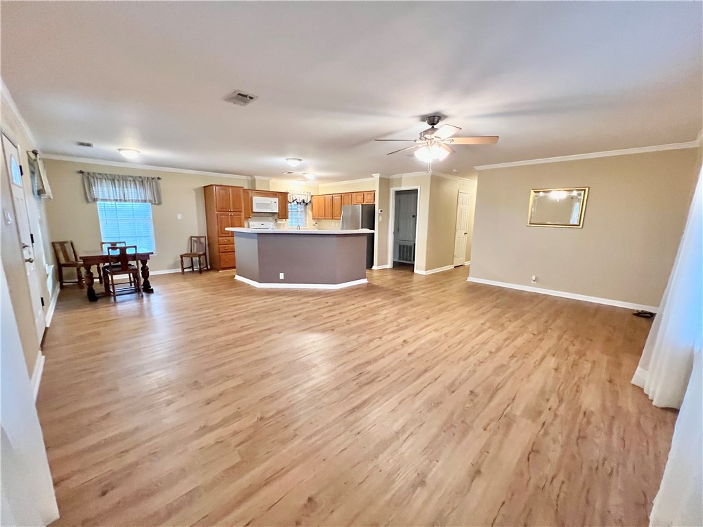 153 Boenig Road Woodsboro, TX 78393 - Photo 11 of 33 Living/Kitchen/Dining