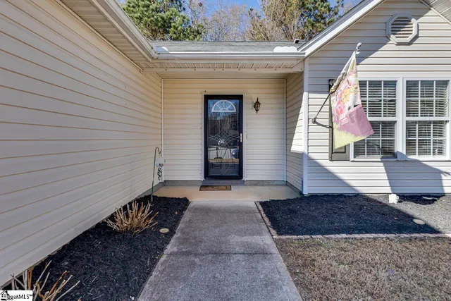 $299,900 | 211 Cassidy Court, Simpsonville, SC 29680