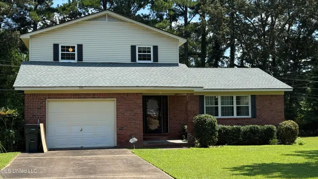 $199,900 | 595 Swaney Drive, Holly Springs, MS 38635