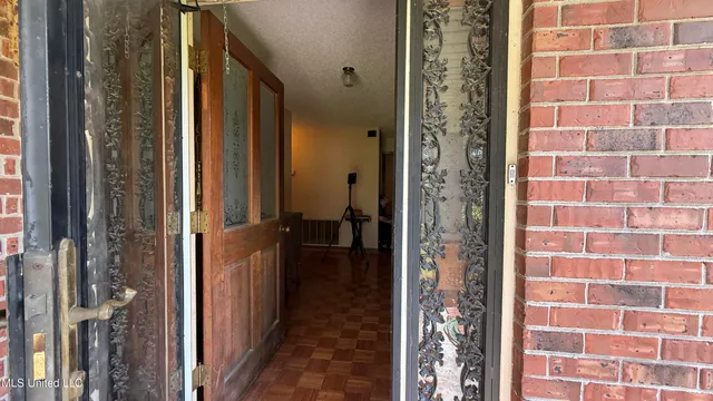 $199,900 | 595 Swaney Drive, Holly Springs, MS 38635