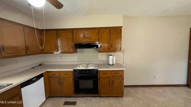 $199,900 | 595 Swaney Drive, Holly Springs, MS 38635