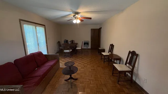 $199,900 | 595 Swaney Drive, Holly Springs, MS 38635