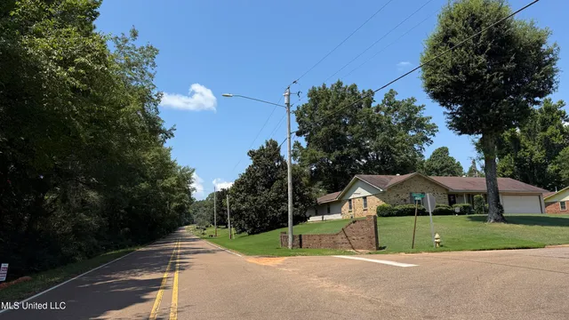 $199,900 | 595 Swaney Drive, Holly Springs, MS 38635