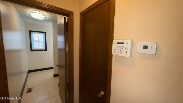 $199,900 | 595 Swaney Drive, Holly Springs, MS 38635