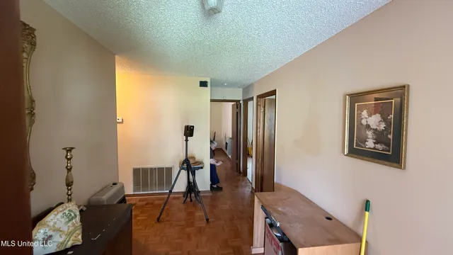 $199,900 | 595 Swaney Drive, Holly Springs, MS 38635