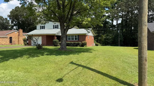 $199,900 | 595 Swaney Drive, Holly Springs, MS 38635