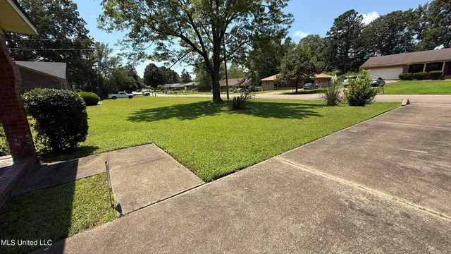 $199,900 | 595 Swaney Drive, Holly Springs, MS 38635