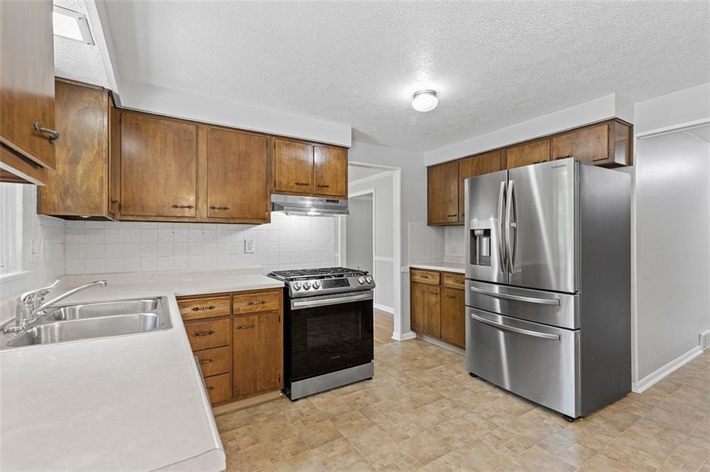 217 Lytton Road Coraopolis, PA 15108 - Photo 13 of 44