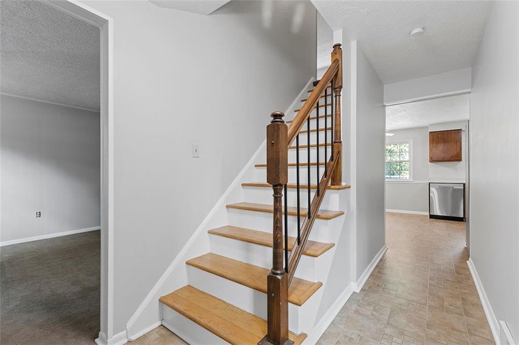 217 Lytton Road Coraopolis, PA 15108 - Photo 6 of 44