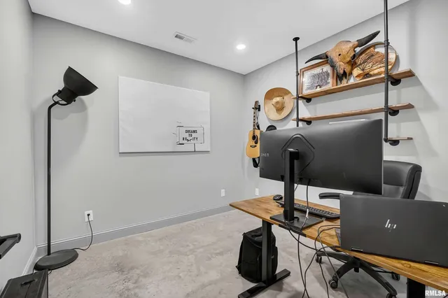 $675,000 | 20830 270th Street, Eldridge, IA 52748