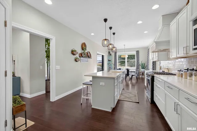 $675,000 | 20830 270th Street, Eldridge, IA 52748