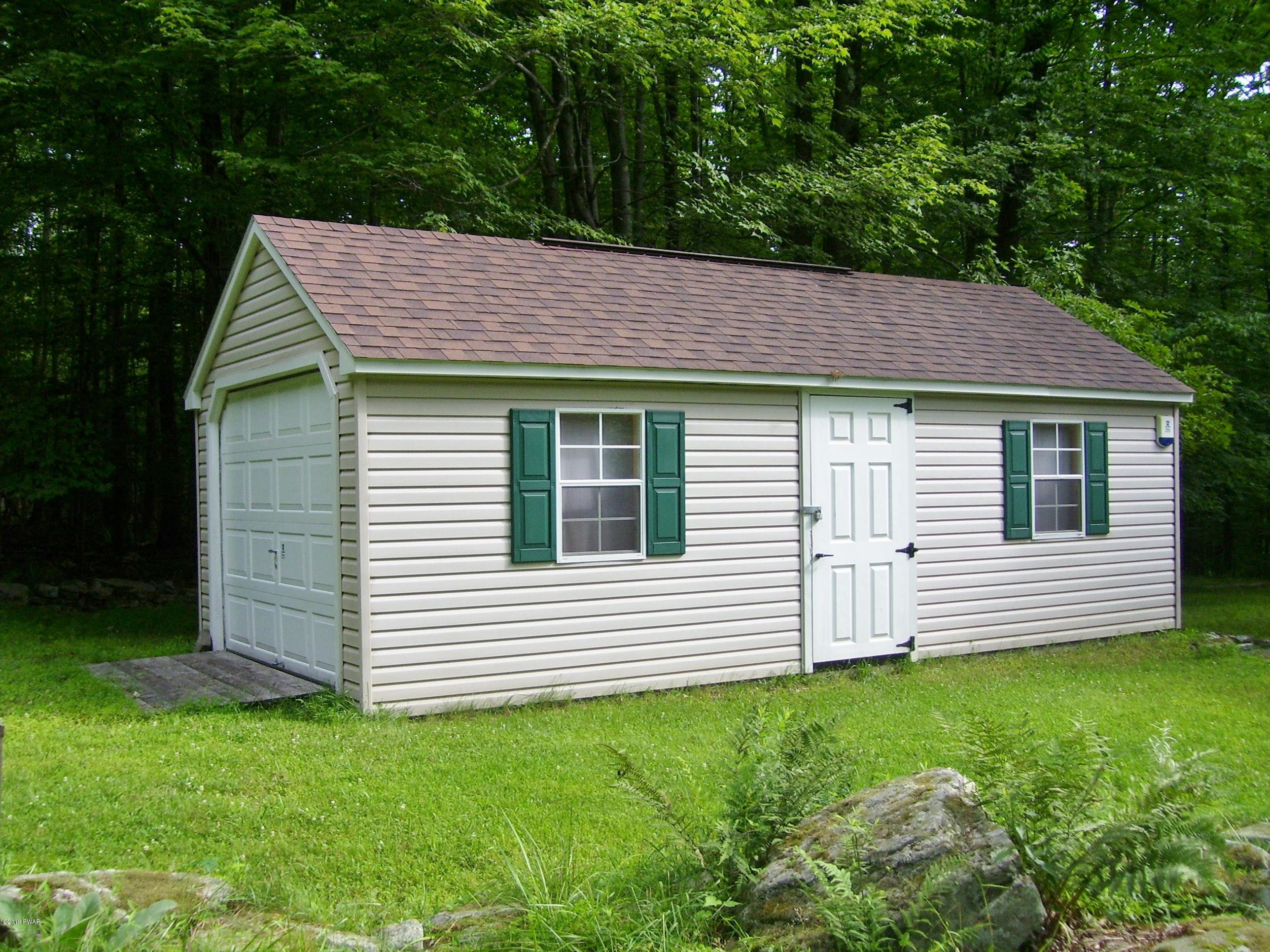 26 Ferris Road Hawley, PA 18428 - Photo 39 of 52 Garage