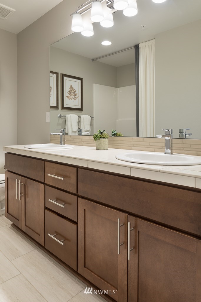 8214 South 132nd Street Seattle, WA 98178 - Photo 8 of 15
