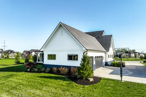 $1,550,000 | 8095 Melbourne Place, Zionsville, IN 46077