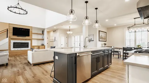 $1,550,000 | 8095 Melbourne Place, Zionsville, IN 46077
