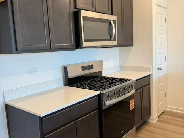 $2,600 | 2251 Riesling Road, Oswego, IL 60543