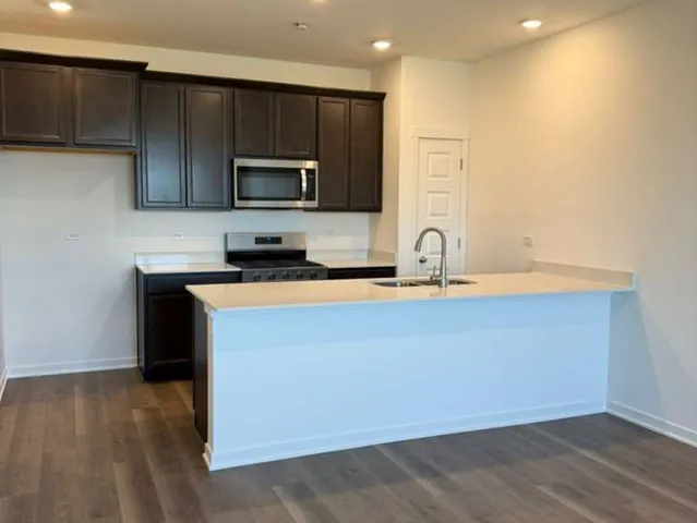 $2,600 | 2251 Riesling Road, Oswego, IL 60543