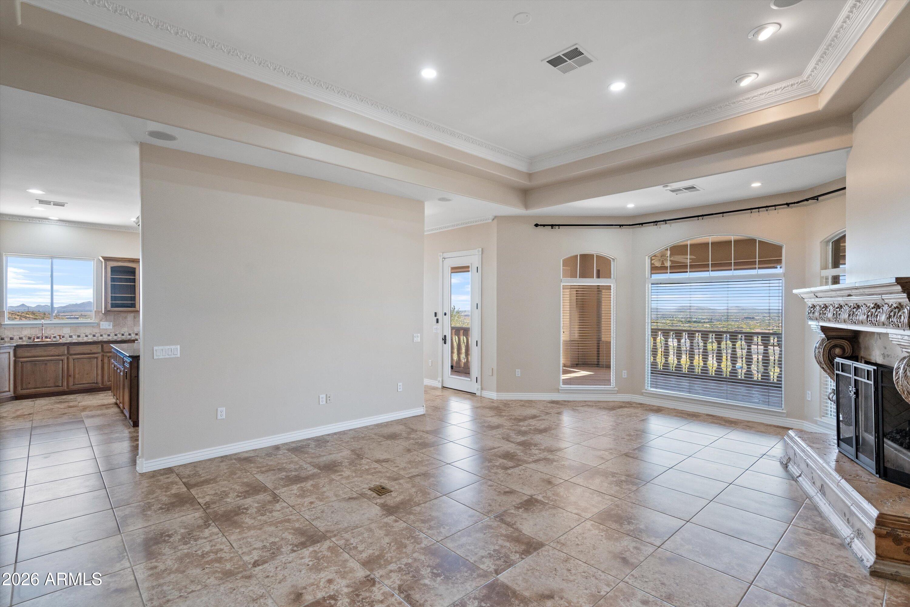 619 East Briles Road Phoenix, AZ 85085 - Photo 15 of 106 016-Family Room to Kitchen