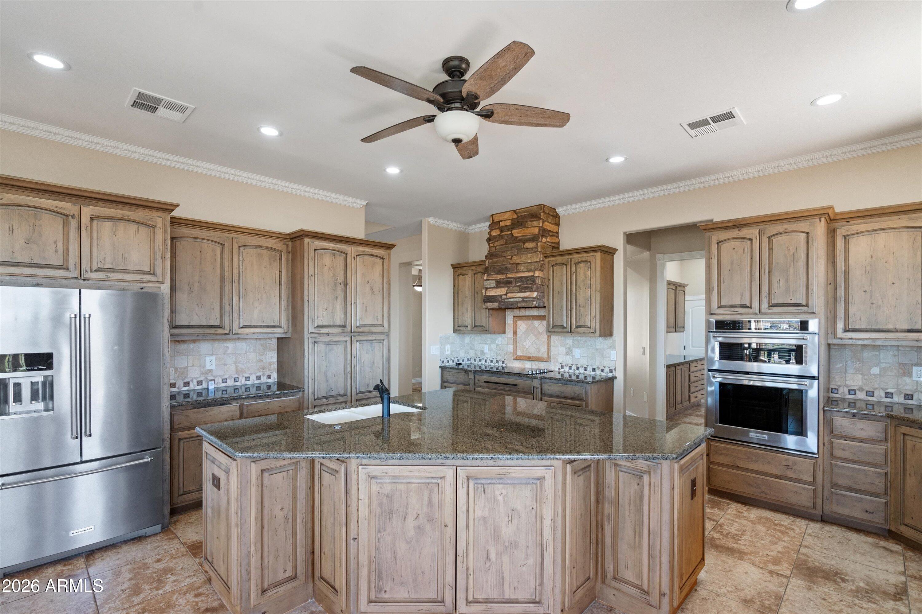 619 East Briles Road Phoenix, AZ 85085 - Photo 23 of 107 023-Kitchen