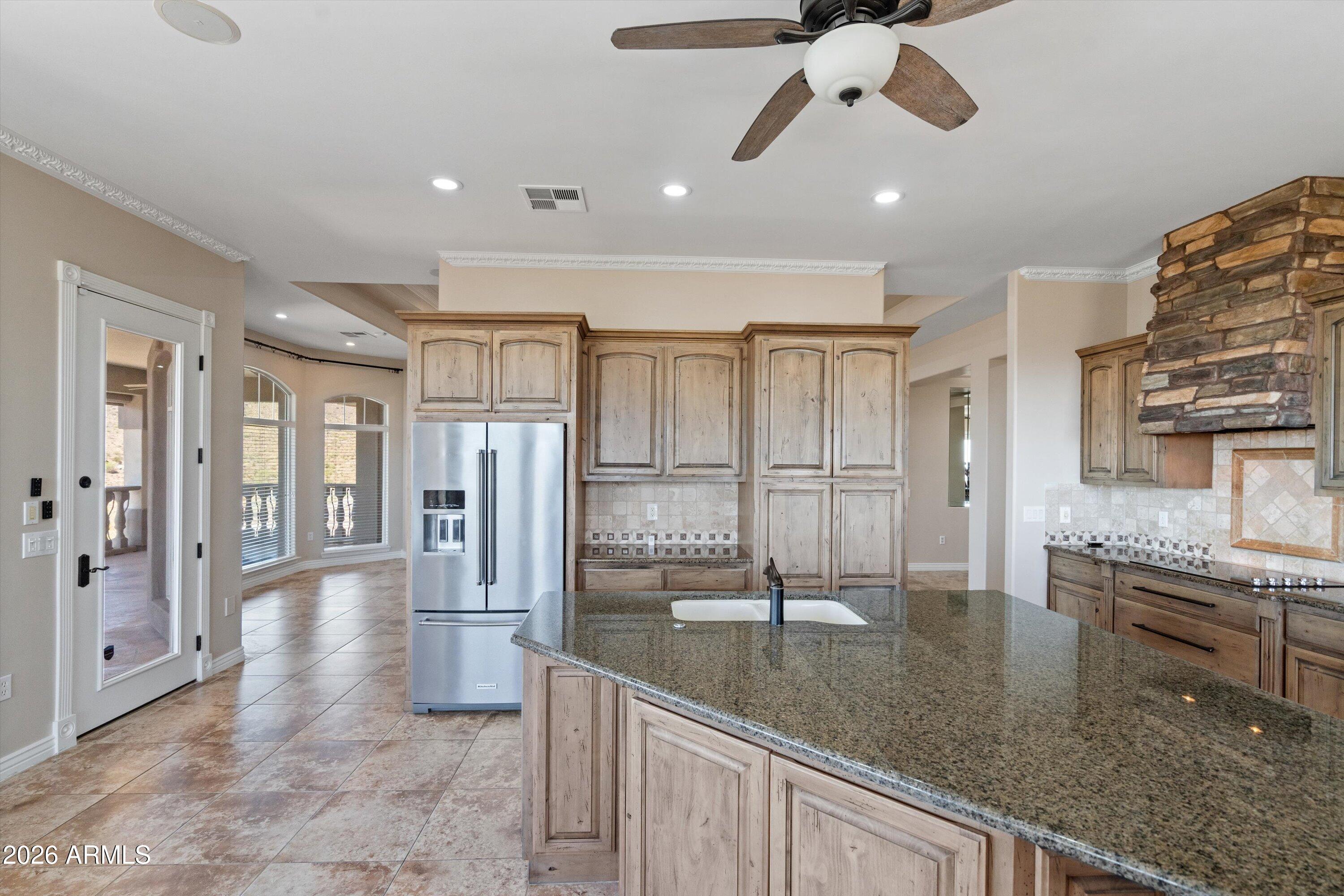 619 East Briles Road Phoenix, AZ 85085 - Photo 24 of 107 024-Kitchen