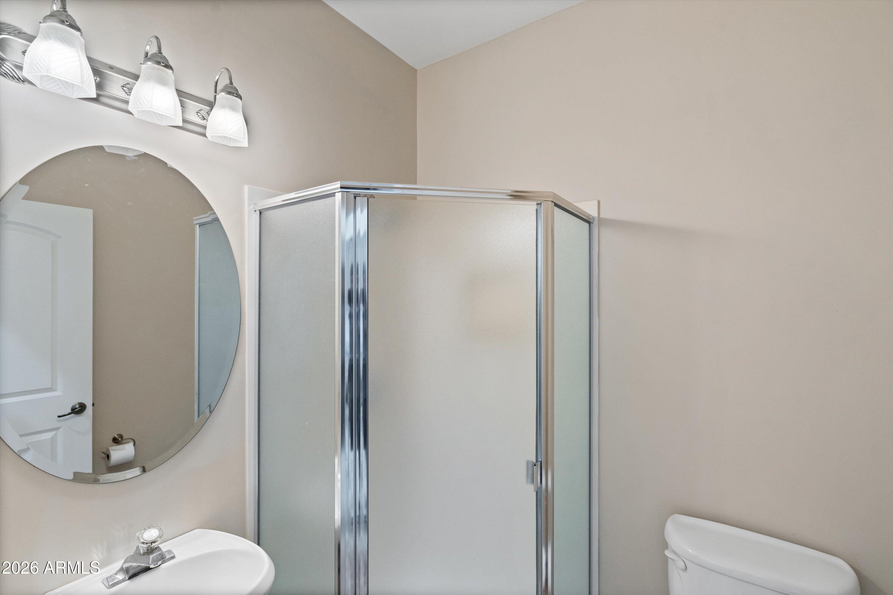 619 East Briles Road Phoenix, AZ 85085 - Photo 31 of 107 031-Guest Bathroom