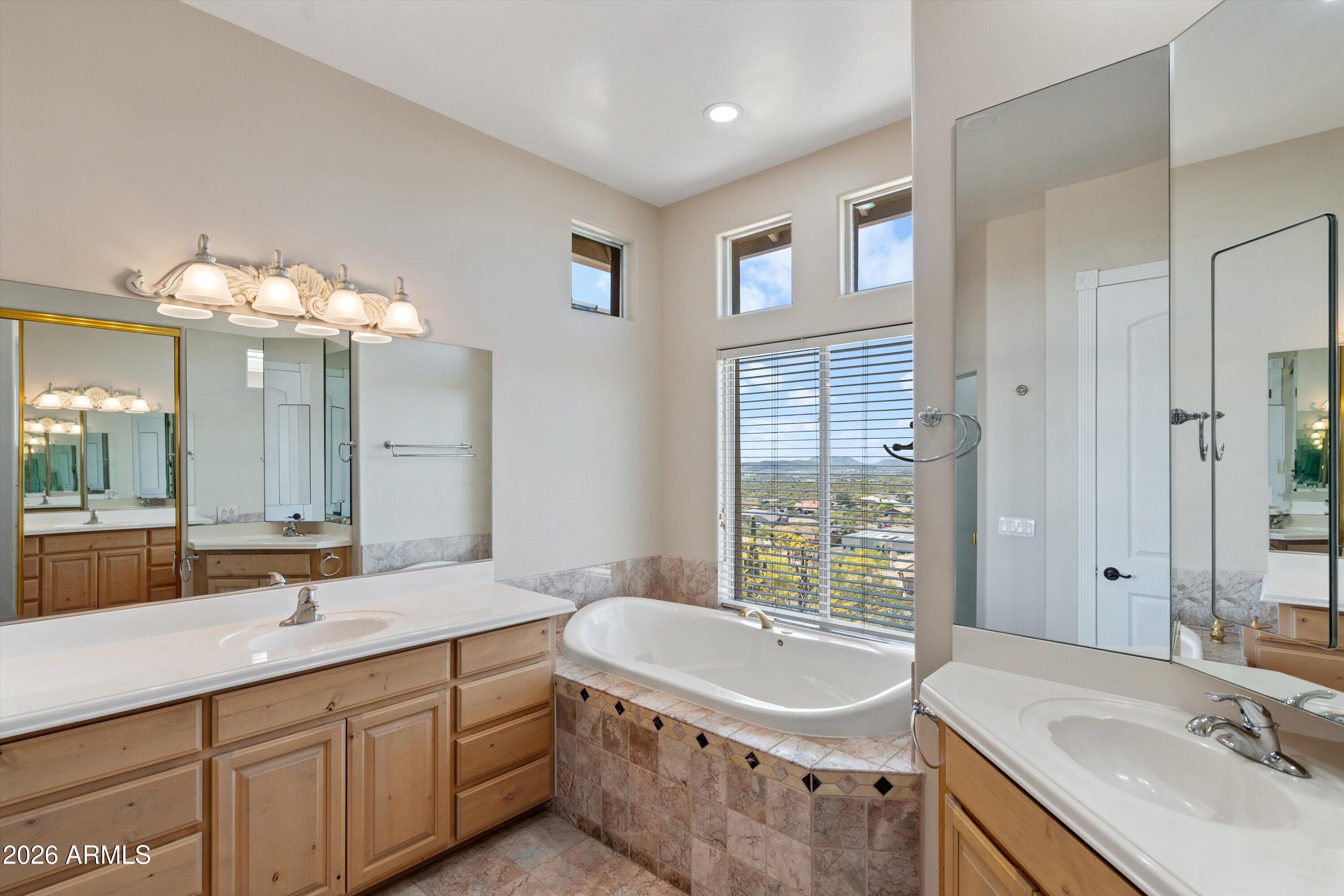 619 East Briles Road Phoenix, AZ 85085 - Photo 35 of 106 036-Primary Suite