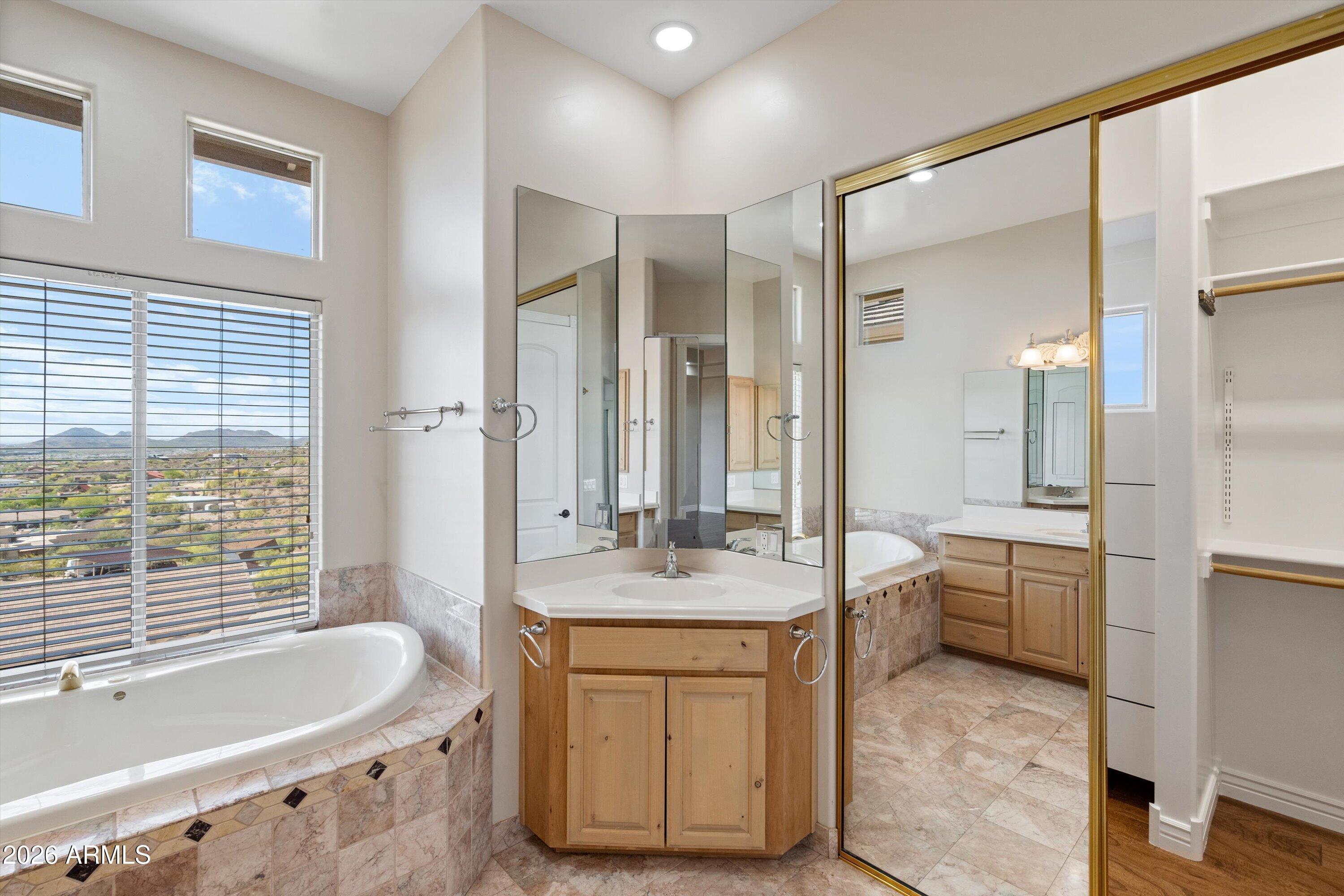 619 East Briles Road Phoenix, AZ 85085 - Photo 35 of 107 035-Primary Suite