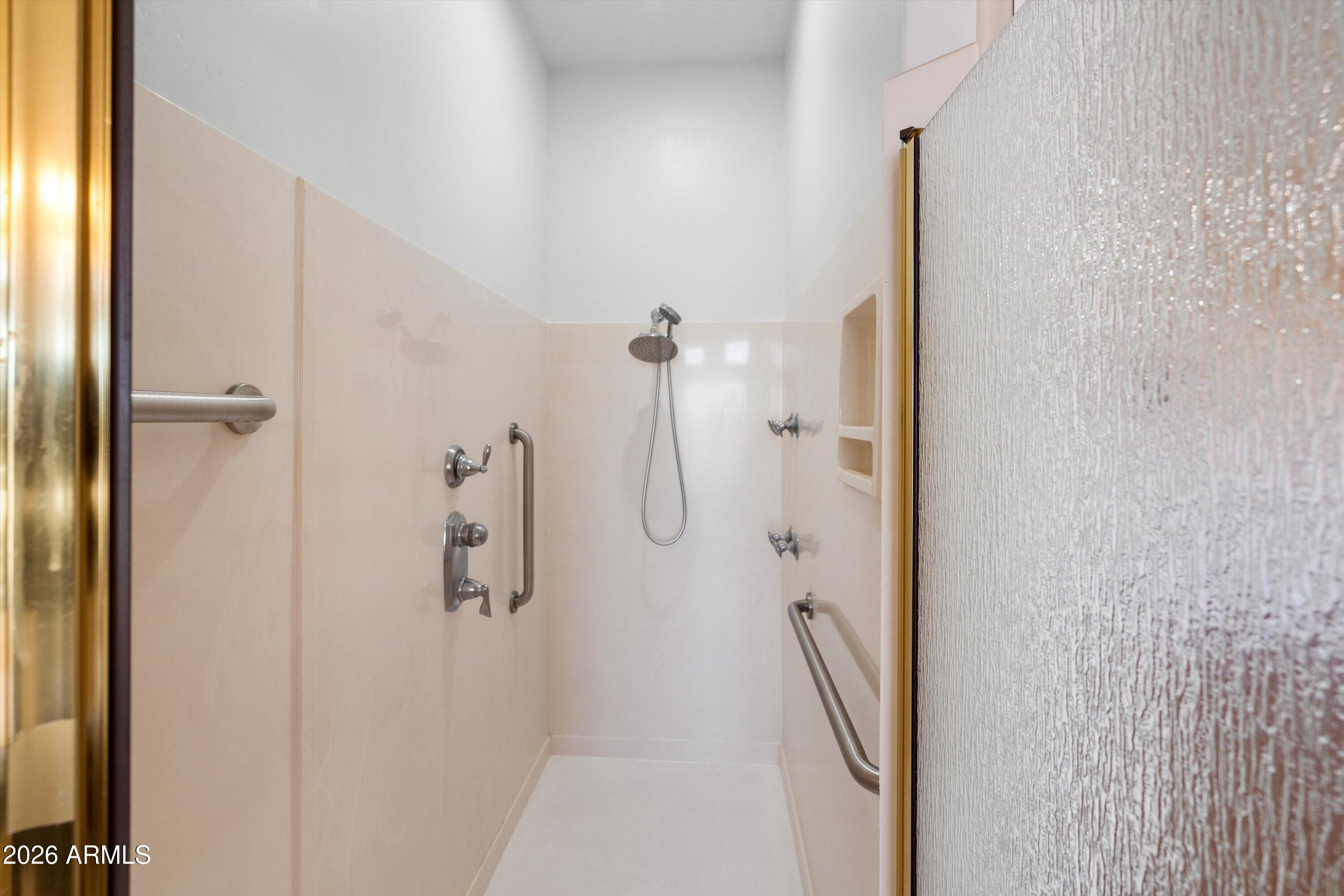 619 East Briles Road Phoenix, AZ 85085 - Photo 36 of 106 037-Primary Suite