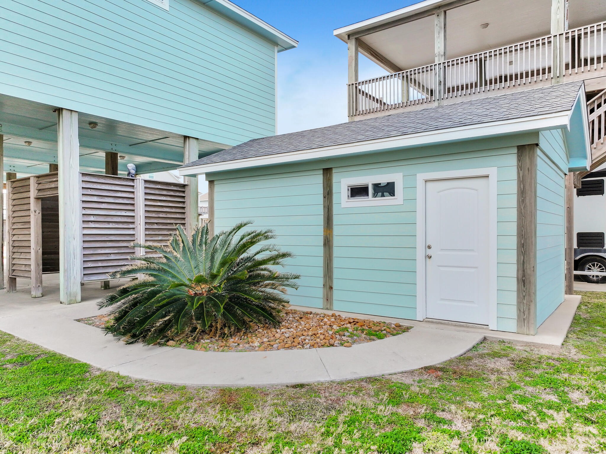 832 South East Road Crystal Beach, TX 77650 - Photo 15 of 50