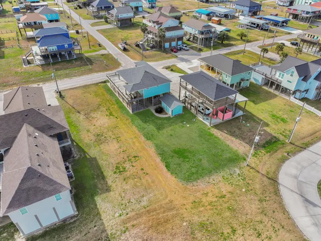 $489,000 | 832 South East Road, Crystal Beach, TX 77650