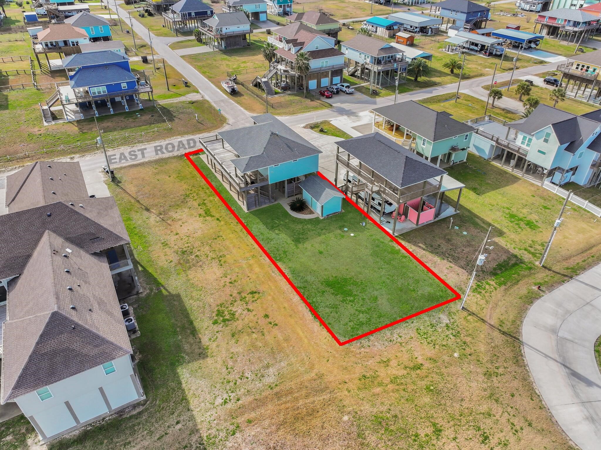 832 South East Road Crystal Beach, TX 77650 - Photo 7 of 50