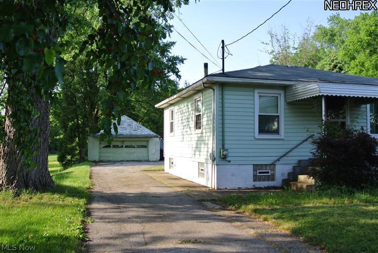791 East Waterloo Road Akron, OH 44306 - Photo 2 of 3