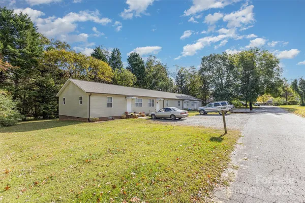 $540,000 | 2081 North Whisnant Avenue, Newton, NC 28658